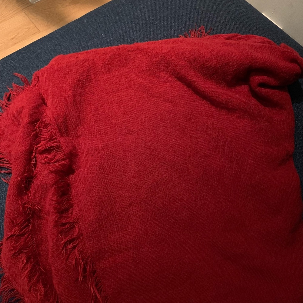 Red scarf - Picture 3 of 4